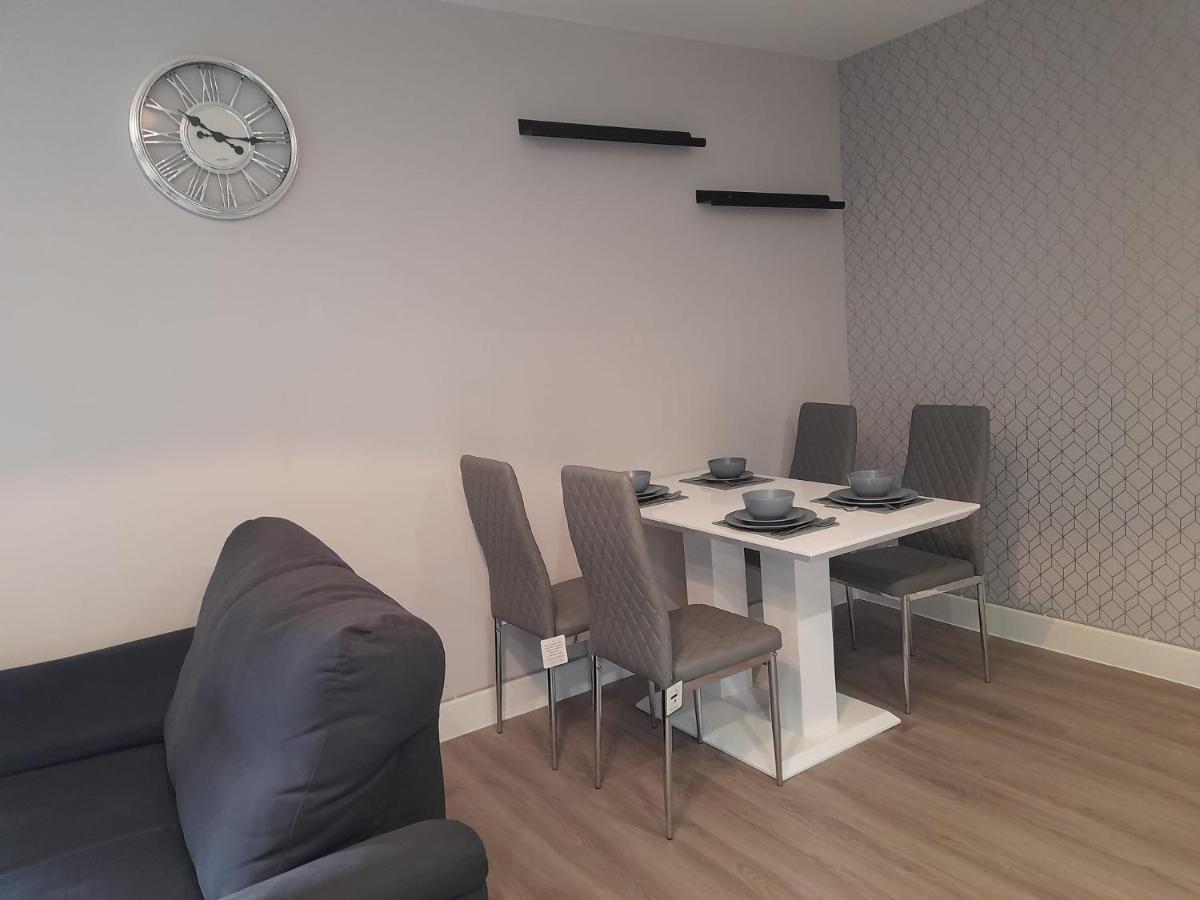 Apartments Heathrow - Hounslow Cranford ภายนอก รูปภาพ