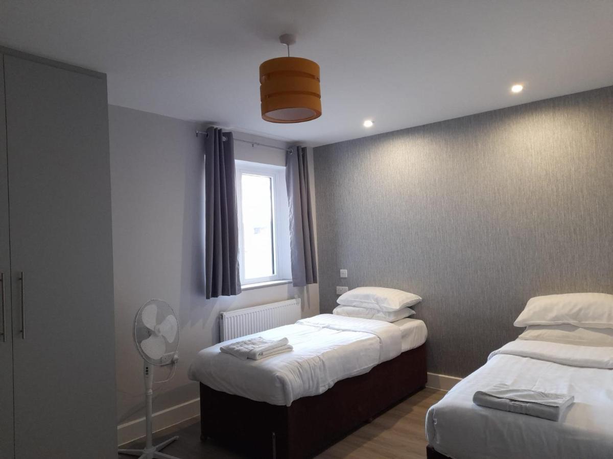 Apartments Heathrow - Hounslow Cranford ภายนอก รูปภาพ