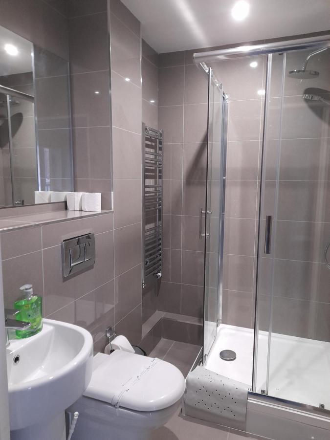 Apartments Heathrow - Hounslow Cranford ภายนอก รูปภาพ